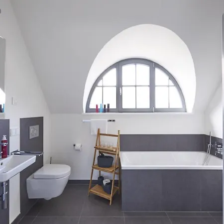 Reetland Am - Luxus Reetdachvilla Mit 3 Schlafzimmern, Sauna Und Kamin E20 * Dranske