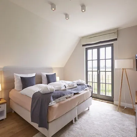 Prázdninový dům Reetland Am - Luxus Reetdachvilla Mit 3 Schlafzimmern, Sauna Und Kamin E20 *