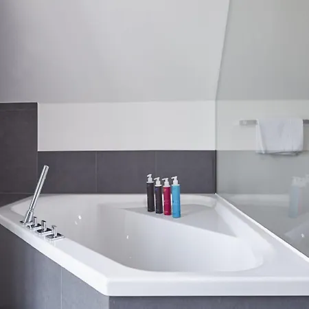 Prázdninový dům Reetland Am - Luxus Reetdachvilla Mit 3 Schlafzimmern, Sauna Und Kamin E20 Dranske