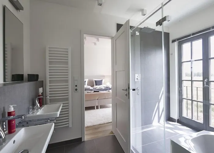 펜션 Reetland Am - Luxus Reetdachvilla Mit 3 Schlafzimmern, Sauna Und Kamin E20 *